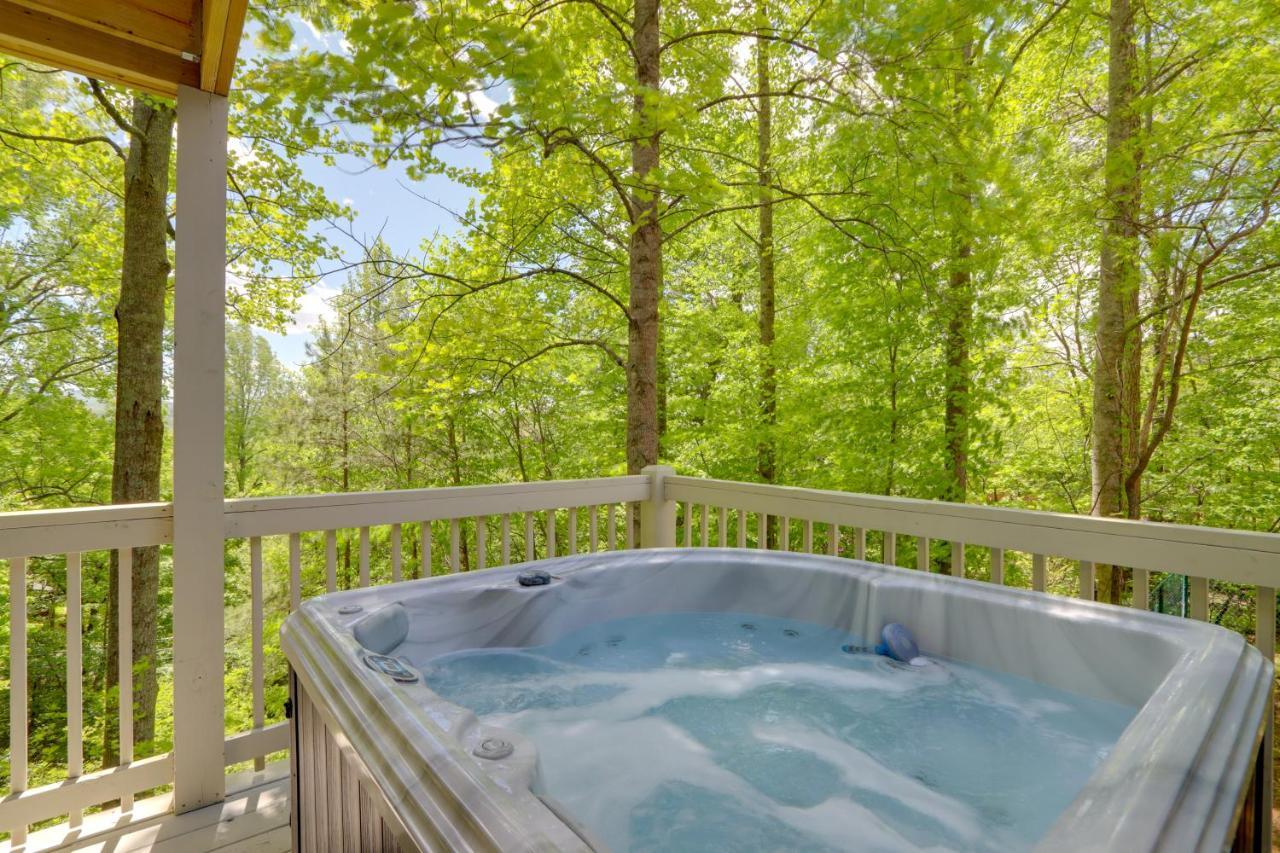 Blue Ridge Getaway With Hot Tub And Seasonal View! Villa Dış mekan fotoğraf